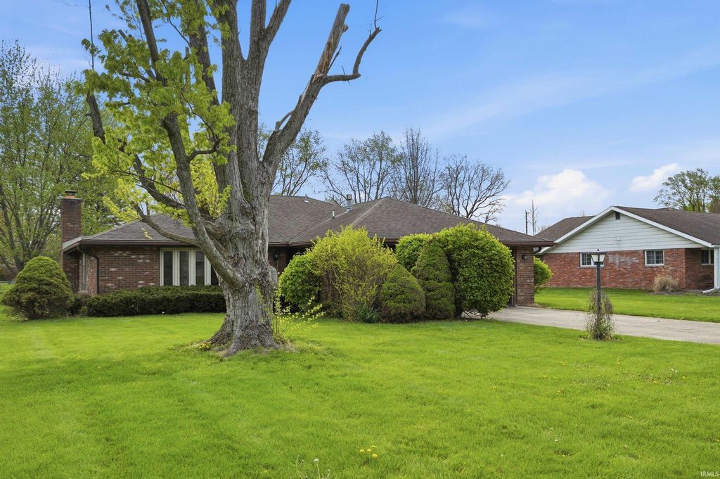 Photo of 304 N Bayberry Lane, Muncie, IN 47304 (MLS # 202613011)