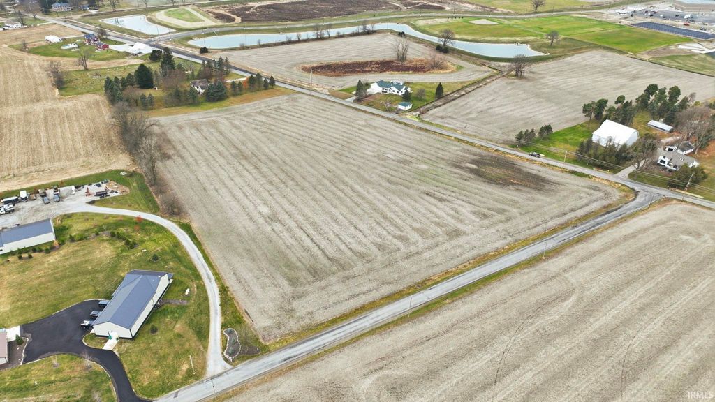 Photo of 3219 W Shoaff Road, Huntertown, IN 46748 (MLS # 202547050)