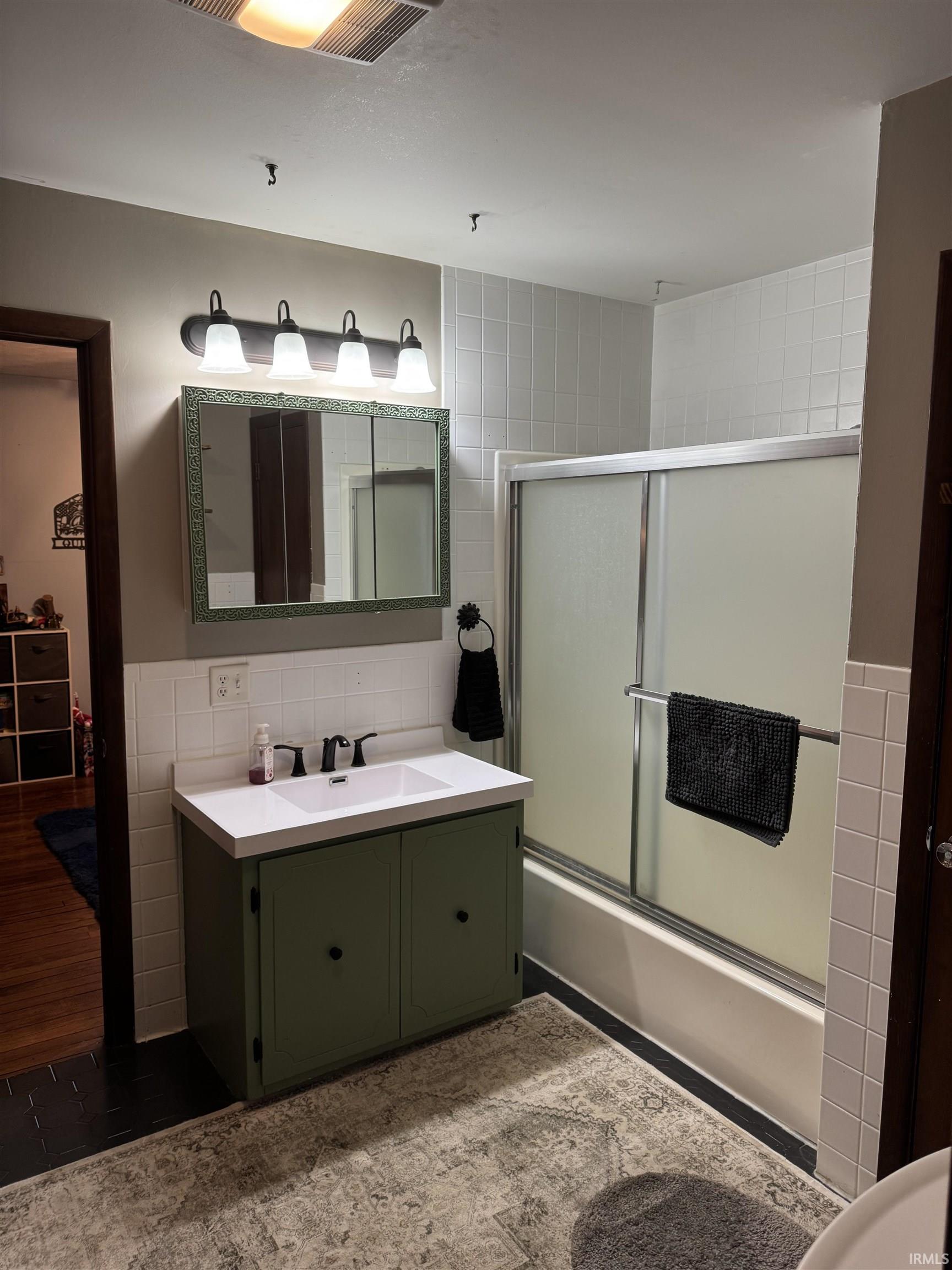 Fowler, Indiana 47944, United States, 5 Bedrooms Bedrooms, ,3 BathroomsBathrooms,Residential,Active,226299