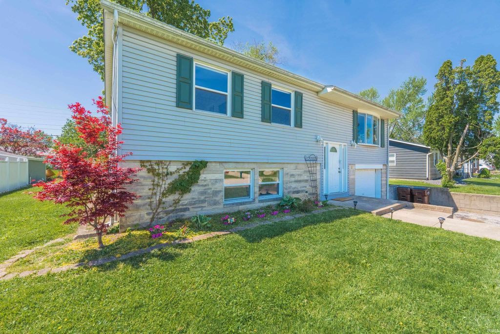 Photo of 706 S Western Drive, Bloomington, IN 47403 (MLS # 202614556)