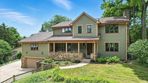 Photo of 818 Sunrise Avenue, Lafayette, IN 47904 (MLS # 202642736)