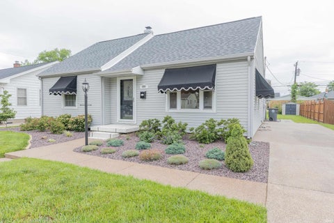 Tiny photo for 4904 Conlin Avenue, Evansville, IN 47715 (MLS # 202624387)