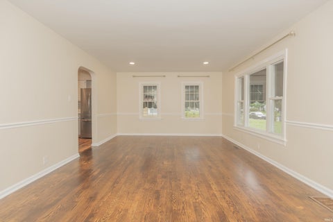 Tiny photo for 4904 Conlin Avenue, Evansville, IN 47715 (MLS # 202624387)