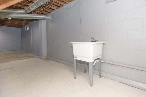 Tiny photo for 4904 Conlin Avenue, Evansville, IN 47715 (MLS # 202624387)