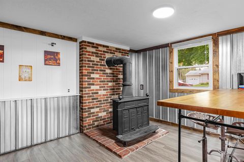 Tiny photo for 705 S Wood Street, Brookston, IN 47923 (MLS # 202537110)