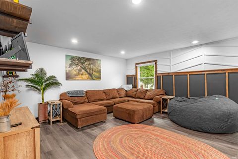 Tiny photo for 705 S Wood Street, Brookston, IN 47923 (MLS # 202537110)