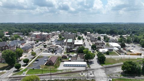 Tiny photo for 317 N Market Street, Delphi, IN 46923 (MLS # 202527579)