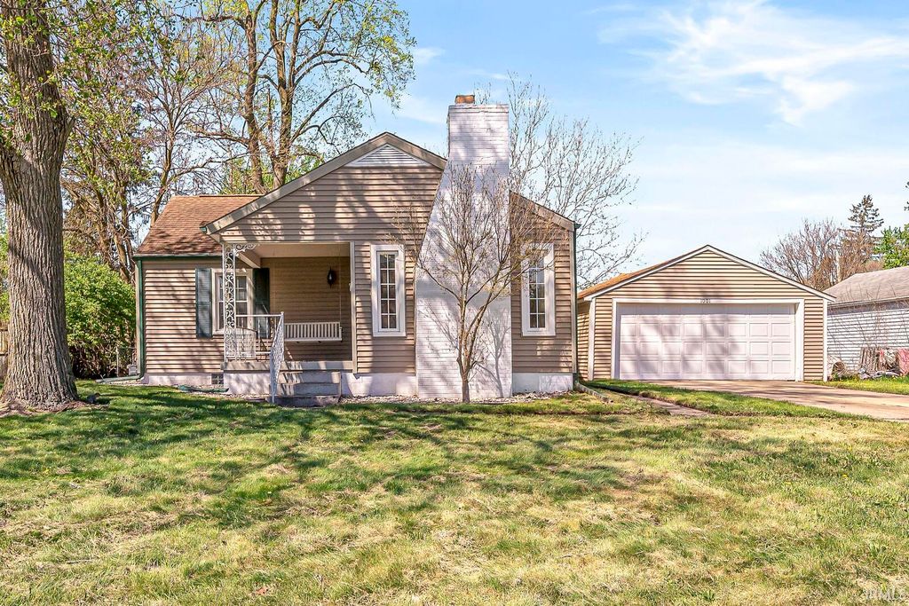 Photo of 1001 S Lombardy Drive, South Bend, IN 46619 (MLS # 202614964)