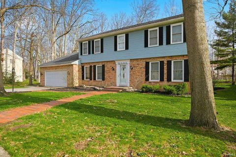 Photo of 8121 Roanoke Drive, Fort Wayne, IN 46835 (MLS # 202612523)