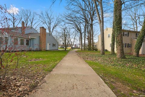 Tiny photo for 8121 Roanoke Drive, Fort Wayne, IN 46835 (MLS # 202612523)