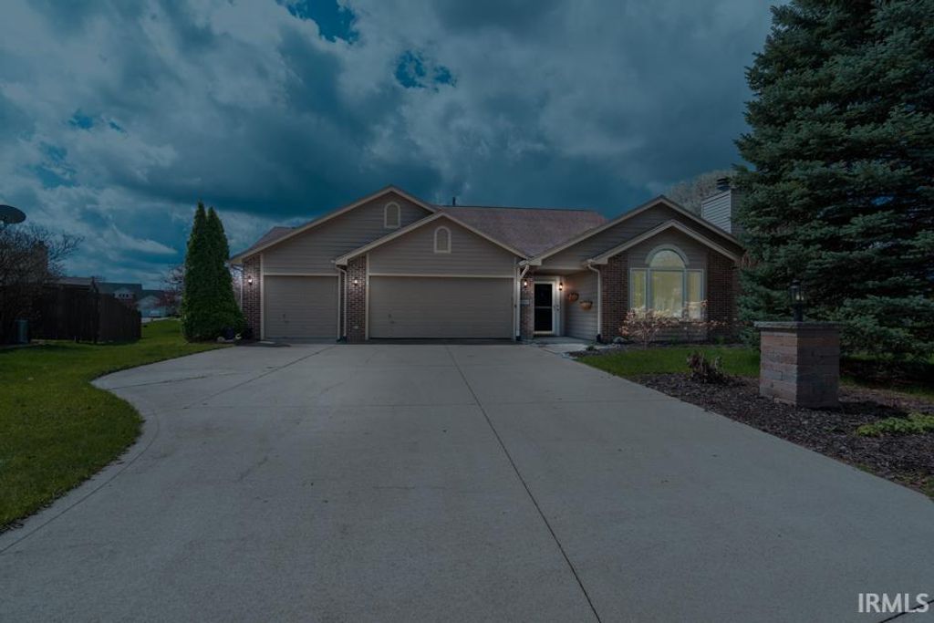 Photo of 14831 Bitternut Lane, Fort Wayne, IN 46814 (MLS # 202611695)