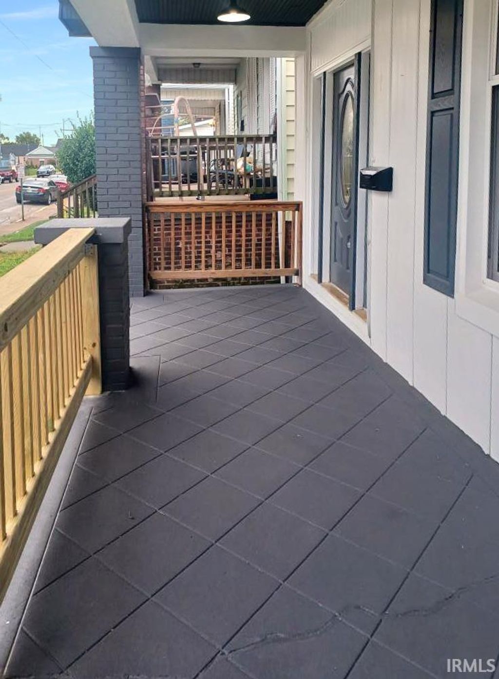 Photo of 2726 W Franklin Street, Evansville, IN 47712 (MLS # 202544539)