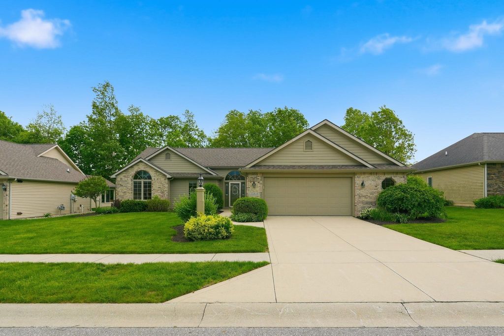 Photo of 12814 Chaplin Court, Fort Wayne, IN 46845 (MLS # 202619695)