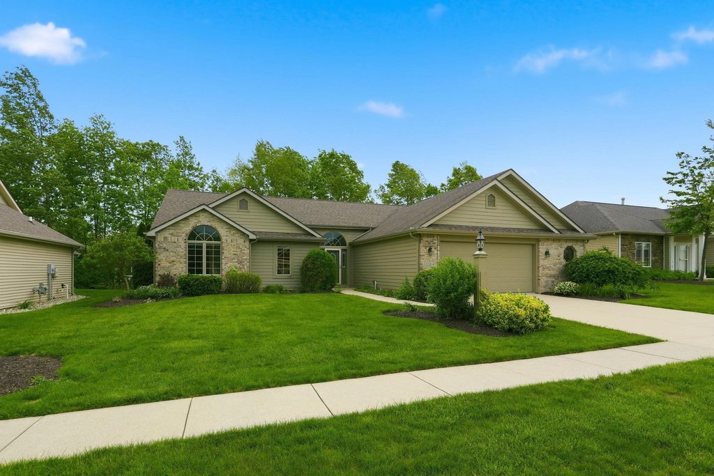 Photo of 12814 Chaplin Court, Fort Wayne, IN 46845 (MLS # 202619695)
