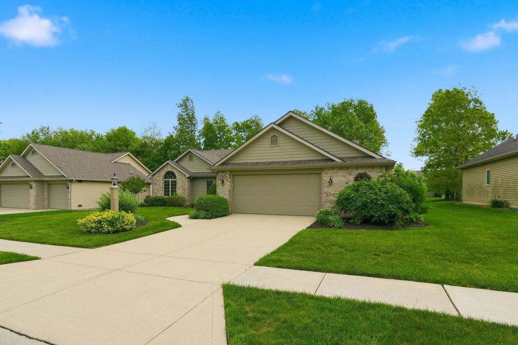 Photo of 12814 Chaplin Court, Fort Wayne, IN 46845 (MLS # 202619695)