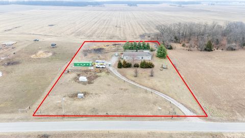 Tiny photo for 8761 N 1300 E, Burnettsville, IN 47926 (MLS # 202600942)