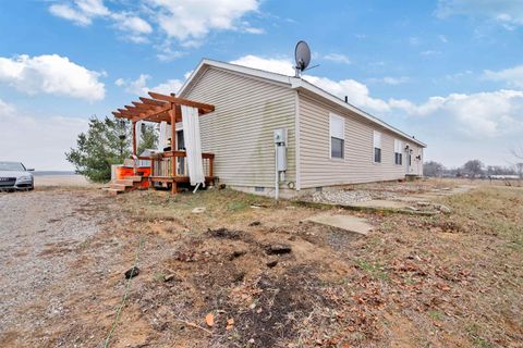 Tiny photo for 8761 N 1300 E, Burnettsville, IN 47926 (MLS # 202600942)