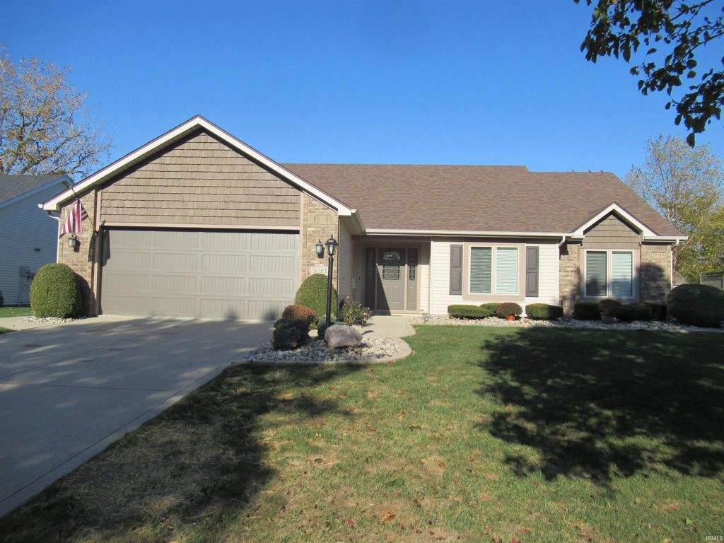 Photo of 3010 Hedgerow Pass, Fort Wayne, IN 46804 (MLS # 202544435)