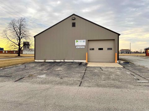 Tiny photo for 1870 -1890 SW Hoosier Boulevard, Peru, IN 46970 (MLS # 202506558)