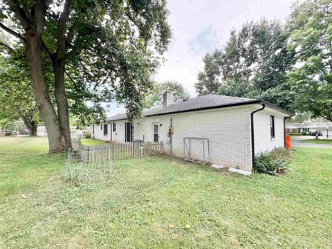 Tiny photo for 800 Upland Drive, Logansport, IN 46947 (MLS # 202628995)