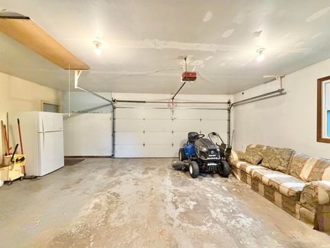Tiny photo for 800 Upland Drive, Logansport, IN 46947 (MLS # 202628995)