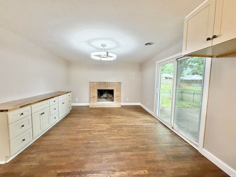 Tiny photo for 800 Upland Drive, Logansport, IN 46947 (MLS # 202628995)