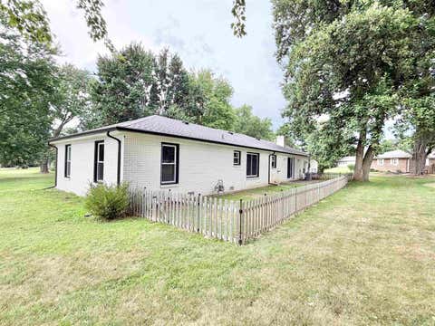 Tiny photo for 800 Upland Drive, Logansport, IN 46947 (MLS # 202628995)