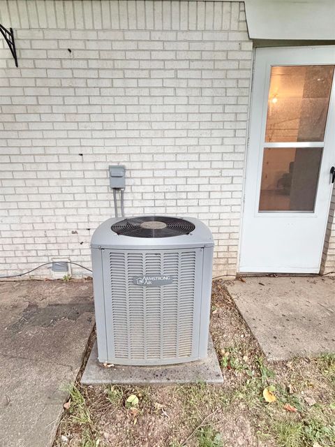 Tiny photo for 800 Upland Drive, Logansport, IN 46947 (MLS # 202628995)