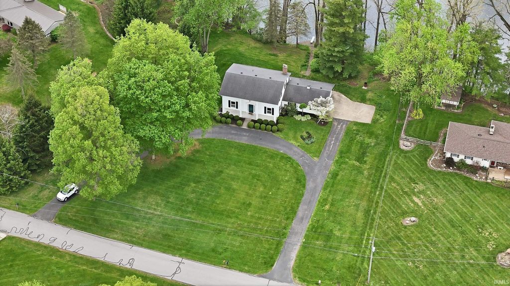 Photo of 4 Pine Tree Road, Garrett, IN 46738 (MLS # 202615631)