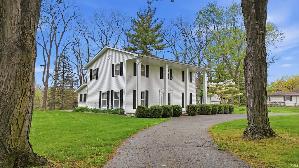 Photo of 4 Pine Tree Road, Garrett, IN 46738 (MLS # 202615631)
