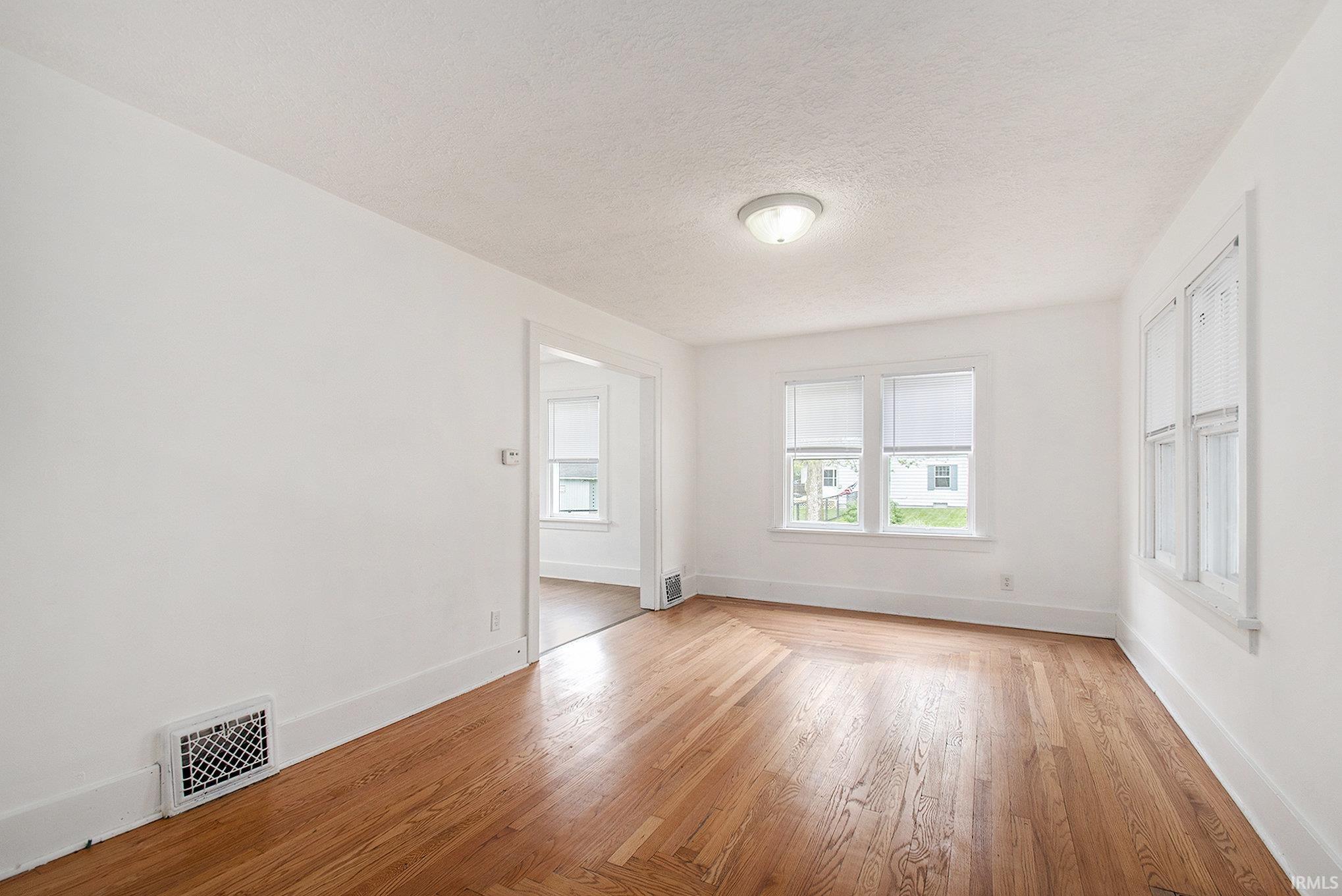 South Bend, Indiana 46614, United States, 3 Bedrooms Bedrooms, ,1 BathroomBathrooms,Residential,Active,132302