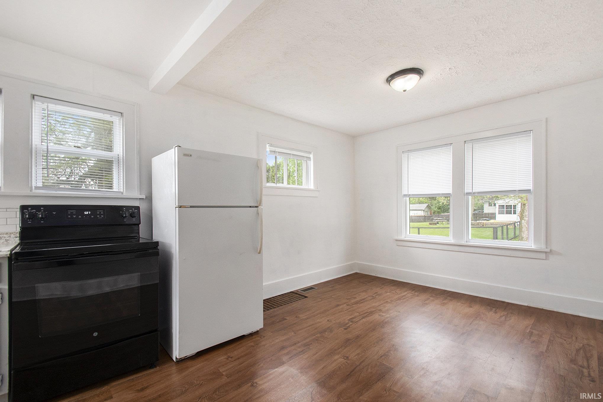 South Bend, Indiana 46614, United States, 3 Bedrooms Bedrooms, ,1 BathroomBathrooms,Residential,Active,132302