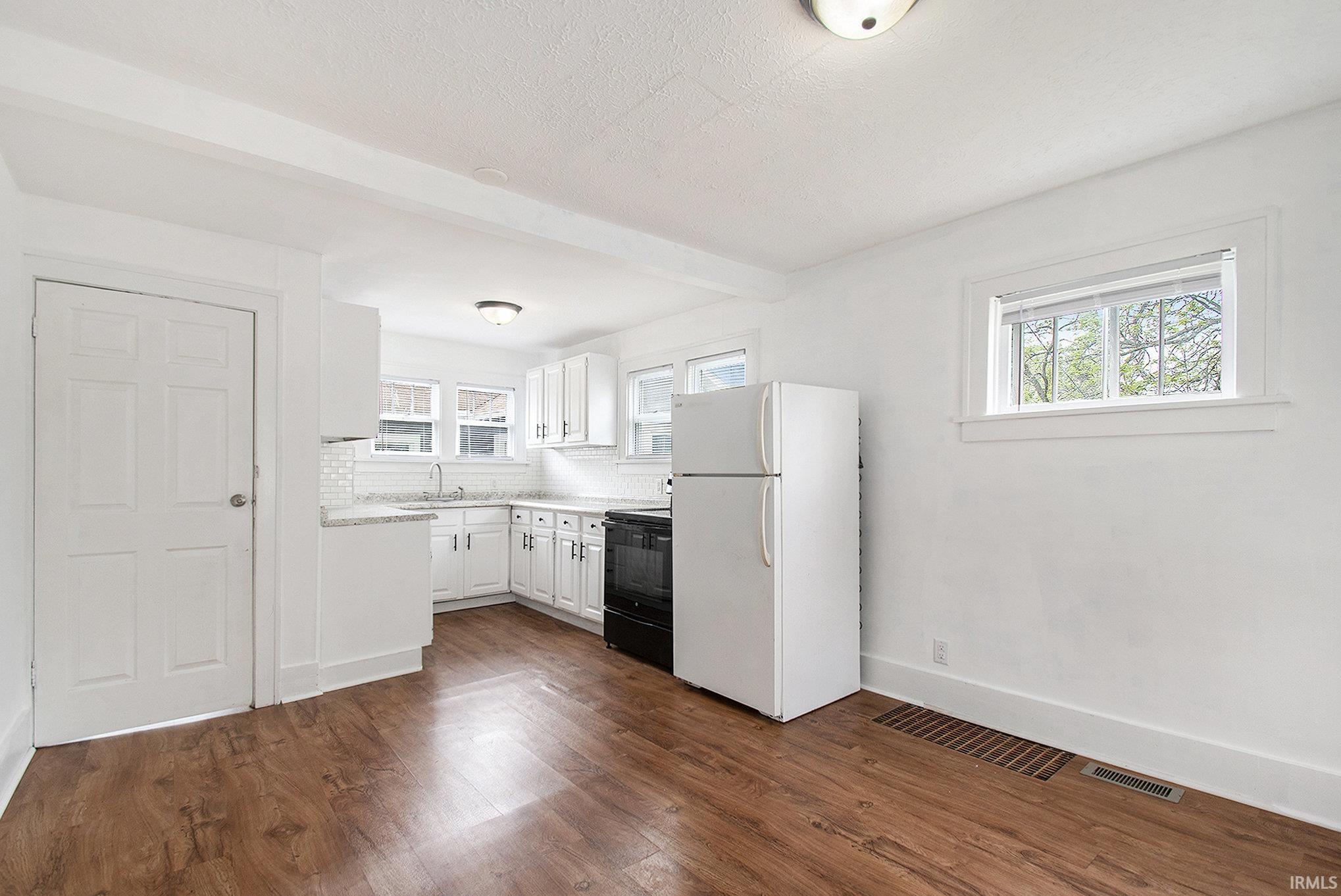 South Bend, Indiana 46614, United States, 3 Bedrooms Bedrooms, ,1 BathroomBathrooms,Residential,Active,132302