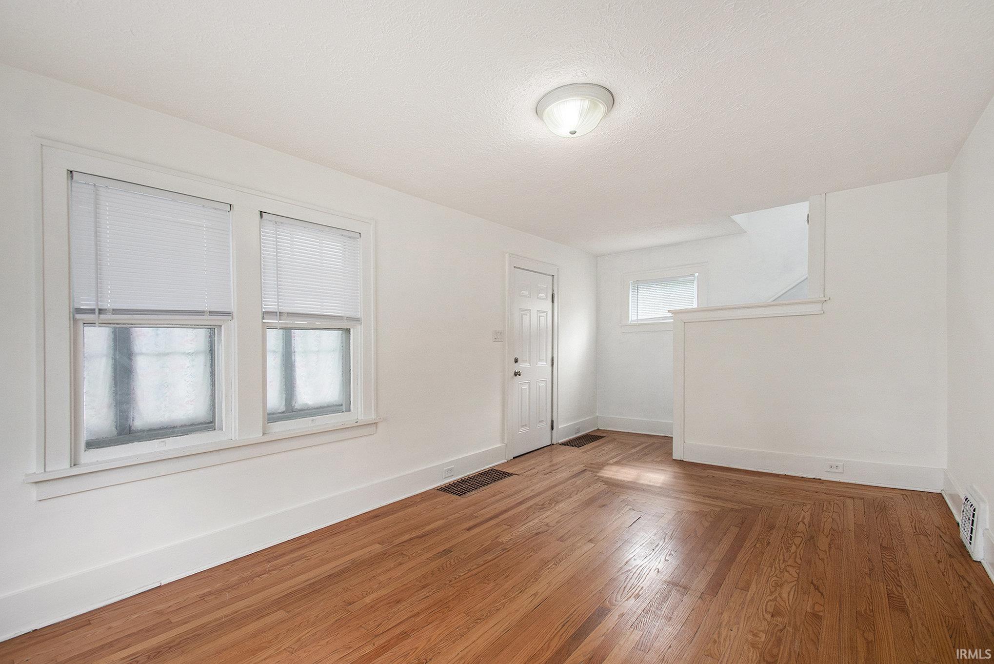 South Bend, Indiana 46614, United States, 3 Bedrooms Bedrooms, ,1 BathroomBathrooms,Residential,Active,132302