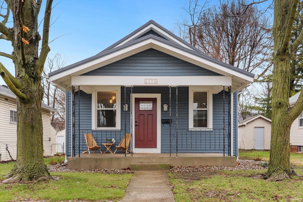 Photo of 1119 Lynn Avenue, Fort Wayne, IN 46805 (MLS # 202608918)