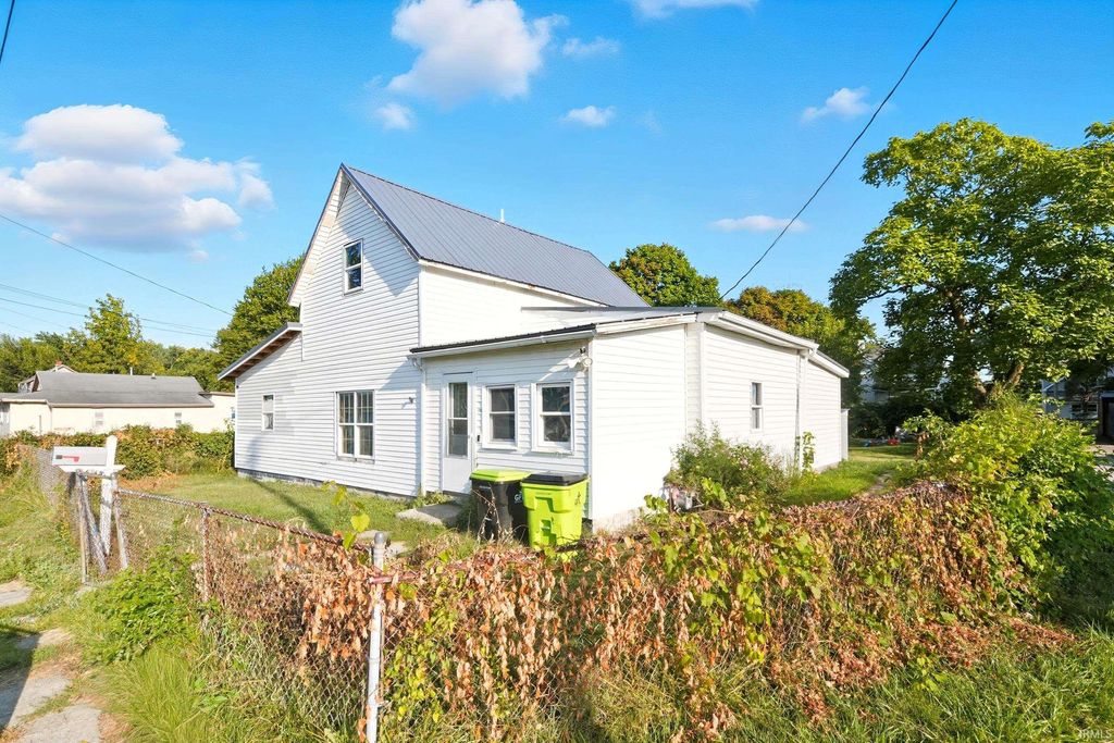 Photo of 732 Court Street, Huntington, IN 46750 (MLS # 202538157)