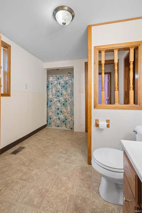 Tiny photo for 915 N Courtland Avenue, Kokomo, IN 46901 (MLS # 202630860)