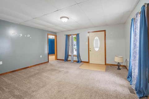 Tiny photo for 915 N Courtland Avenue, Kokomo, IN 46901 (MLS # 202630860)