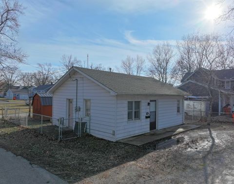 Tiny photo for 621 1/2 S Monticello Street, Winamac, IN 46996 (MLS # 202605111)
