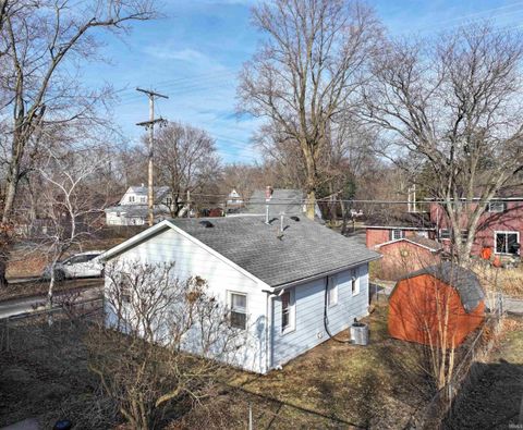 Tiny photo for 621 1/2 S Monticello Street, Winamac, IN 46996 (MLS # 202605111)