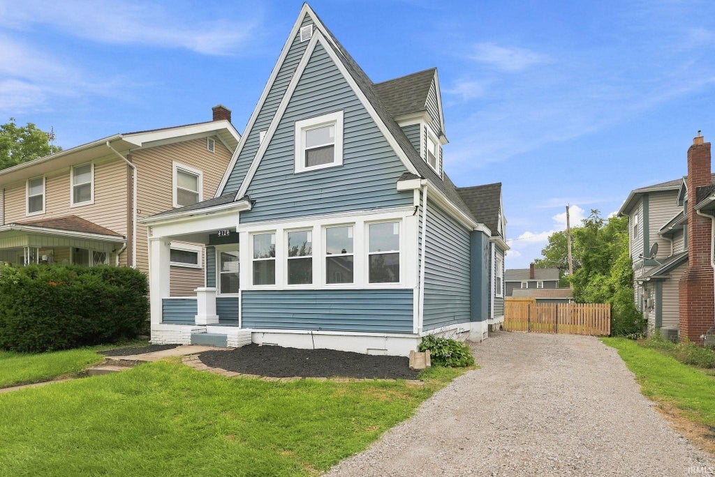 Photo of 4124 Fairfield Avenue, Fort Wayne, IN 46807 (MLS # 202634365)