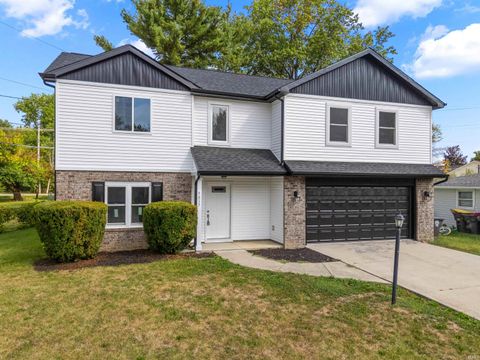 Photo of 5615 Graber Drive, Fort Wayne, IN 46835 (MLS # 202539011)