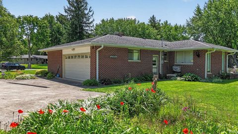 Tiny photo for 2429 Melody Lane, Anderson, IN 46012 (MLS # 202618080)