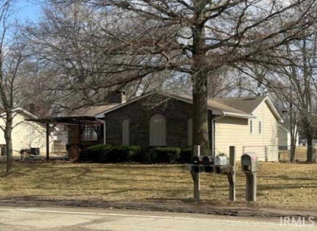 Photo of 7407 Baer Road, Fort Wayne, IN 46809 (MLS # 202547072)