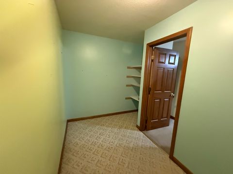 Tiny photo for 602 Nancyk Crossing, Roanoke, IN 46783 (MLS # 202627911)