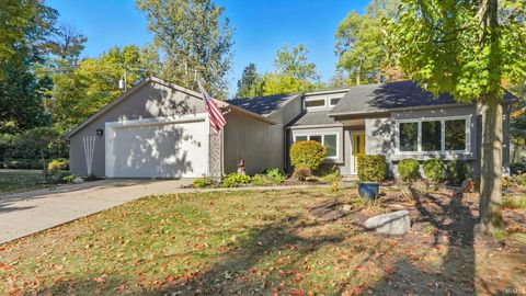 Photo of 1503 Channel Court, Fort Wayne, IN 46825 (MLS # 202541084)