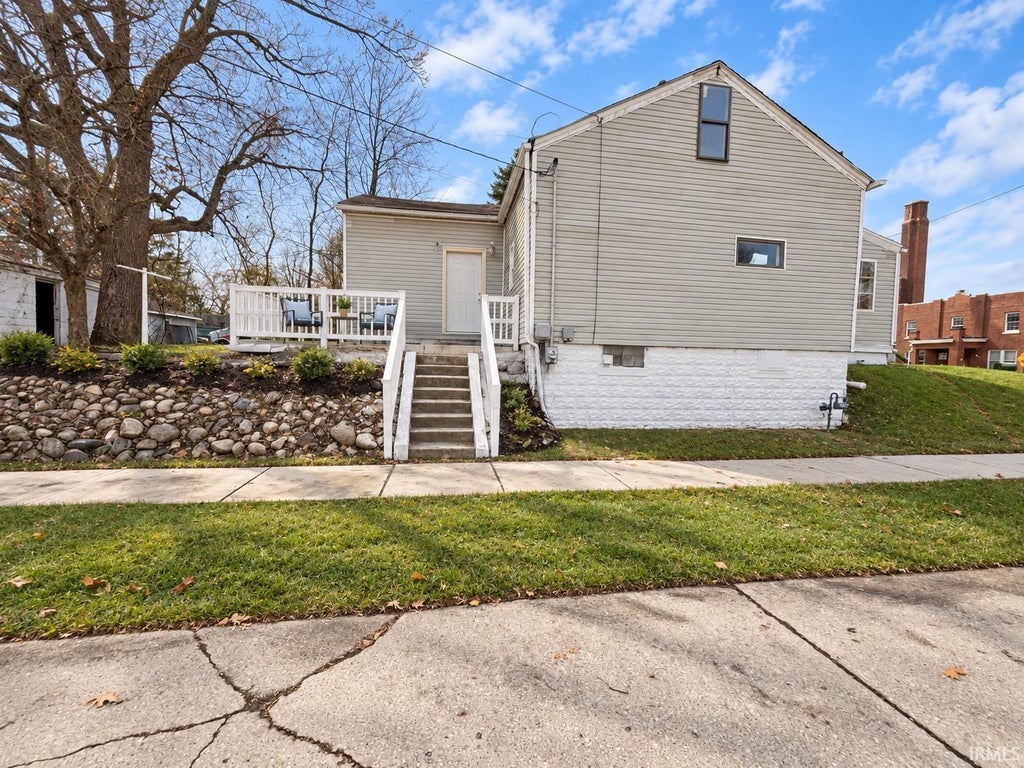 Photo of 726 W Calvert Street, South Bend, IN 46613 (MLS # 202547849)