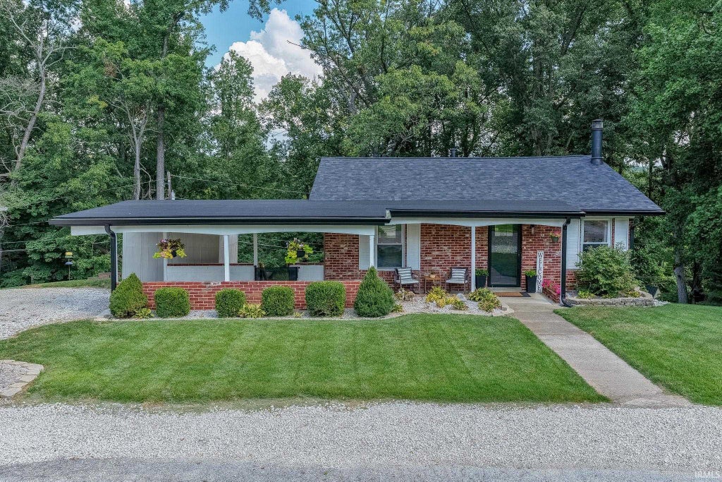 Photo of 5215 James Avenue, Evansville, IN 47712 (MLS # 202636484)