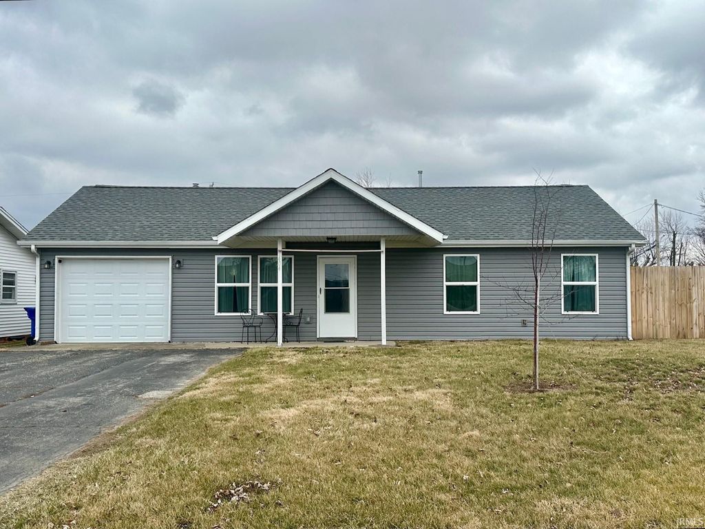 Photo for 1404 Meadowbrook Drive, Kokomo, IN 46902 (MLS # 202404879)
