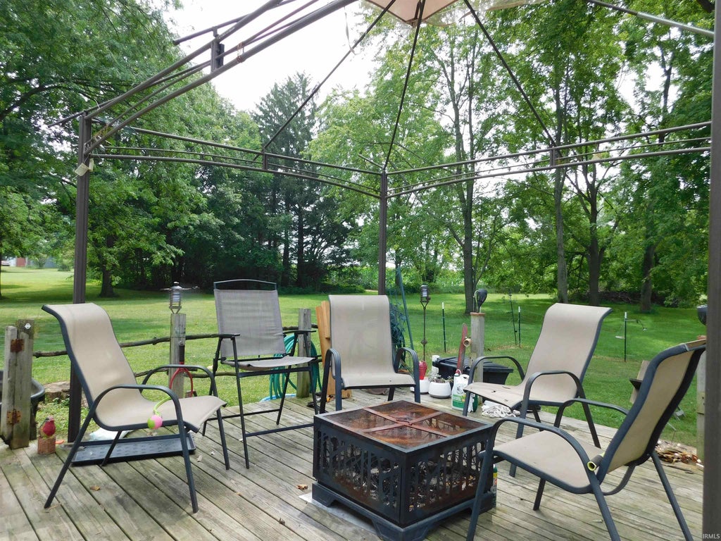 Photo of 1417 E 300N, Warsaw, IN 46582 (MLS # 202631316)